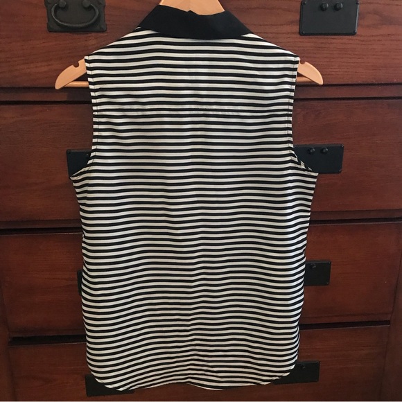 Daisy Fuentes Size Medium Black and White Sleeveless Button Down Summer Top - Picture 3 of 10